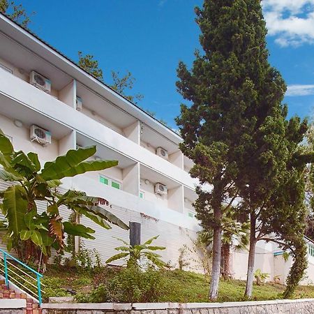 Pansionat Solnechniy Gagra Bagian luar foto
